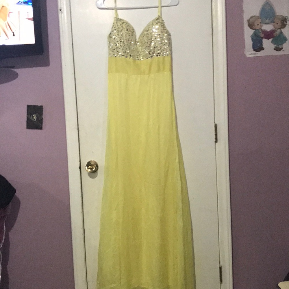 Long yellow dress